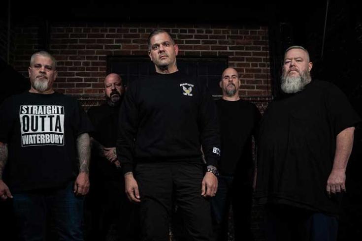 100 Demons share single 'Häxan Hammer'