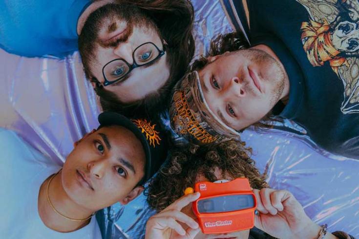 Hot Mulligan share video for new single 'Gans Media Retro Games'