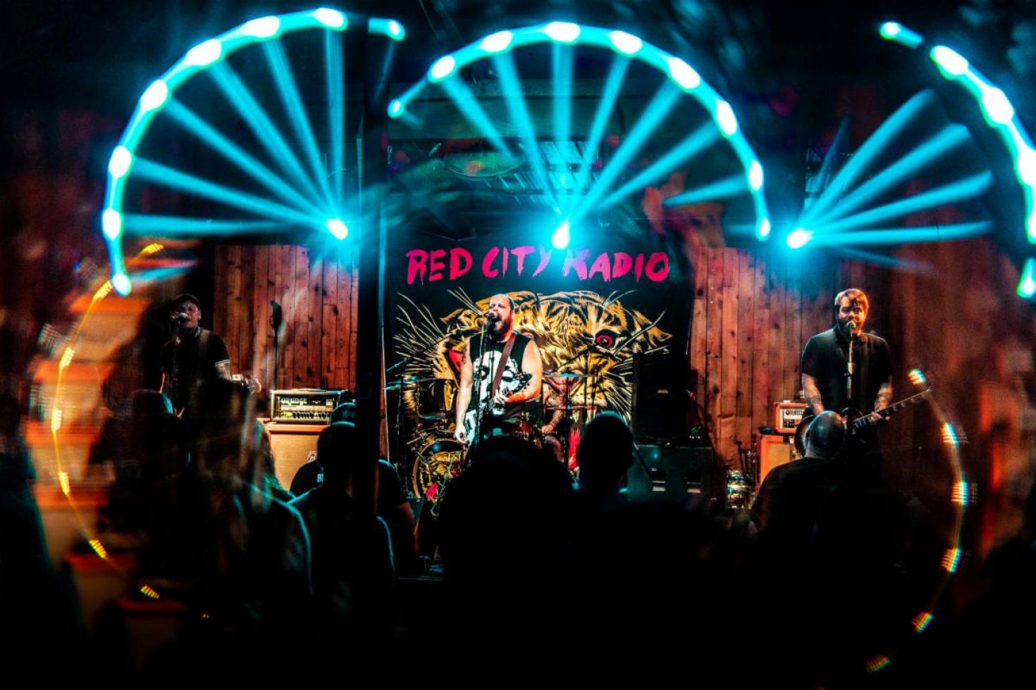 Red City Radio shares new single 'Love a Liar'