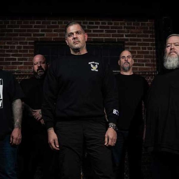 100 Demons share single 'Häxan Hammer'