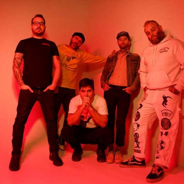 Alexisonfire share new single 'Complicit'