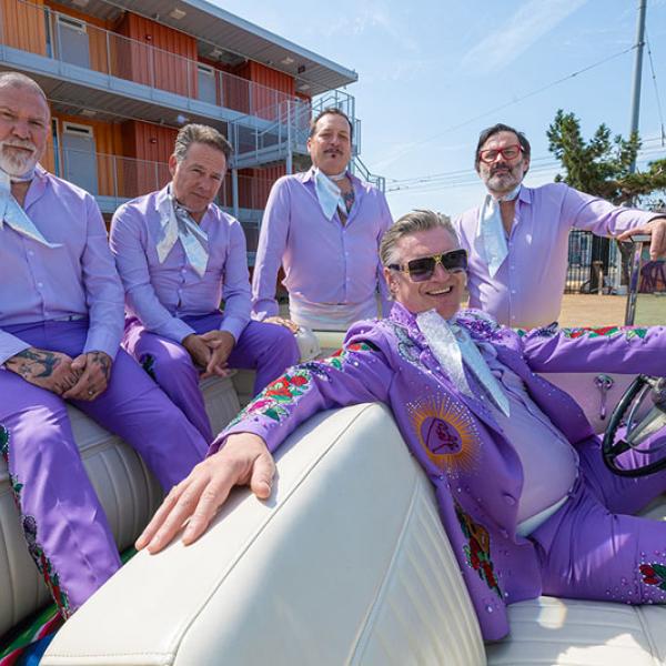 Me First & The Gimme Gimmes share cover of 'Estos Celos'