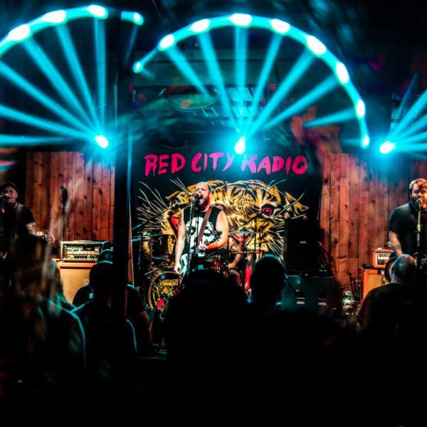 Red City Radio shares new single 'Love a Liar'