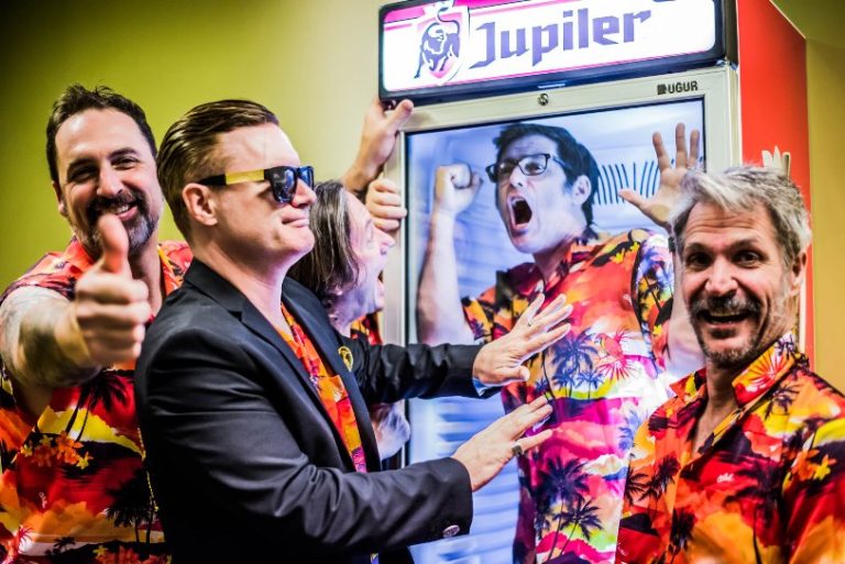 Me First and the Gimme Gimmes share Kris Kristofferson cover