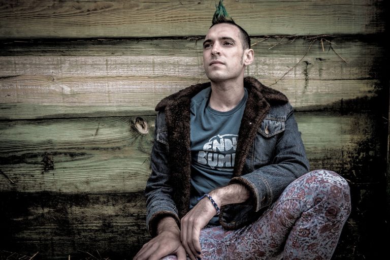 Music premiere : Nathan Leigh – “Which Side Are You On”