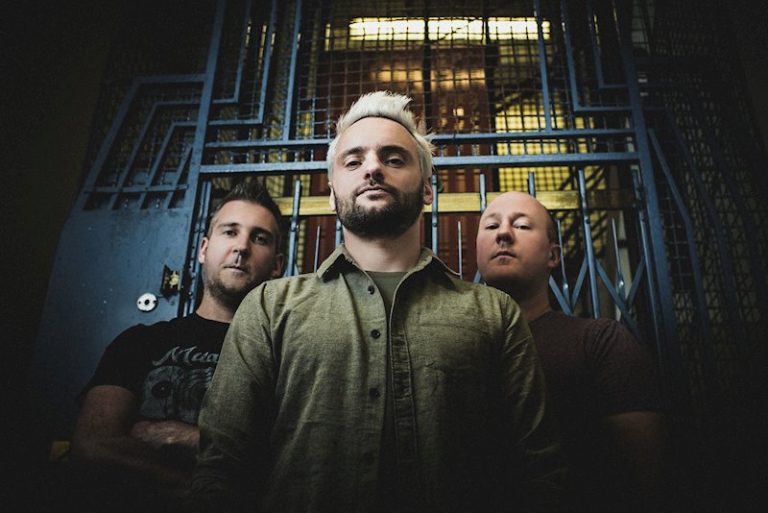 Templeton Pek share video for “Sirens”
