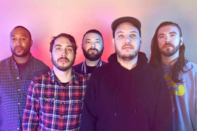 Annabel share music video for ‘Dog’