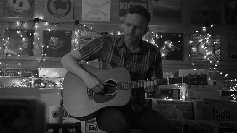 Bob Nanna releases new single 'Do You Want To Buy A Guitar?'