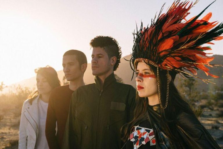 Le Butcherettes sign to Rise Records & share new single ‘spider/WAVES’