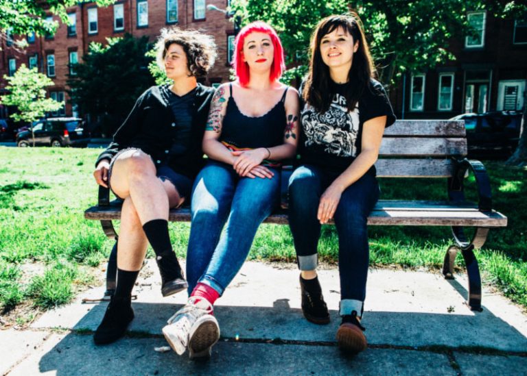 Cayetana release “Bus Ticket” video