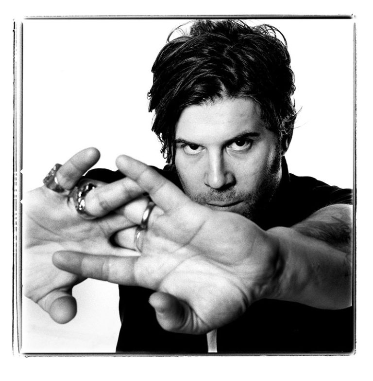 Ed Harcourt releases “Furnaces”