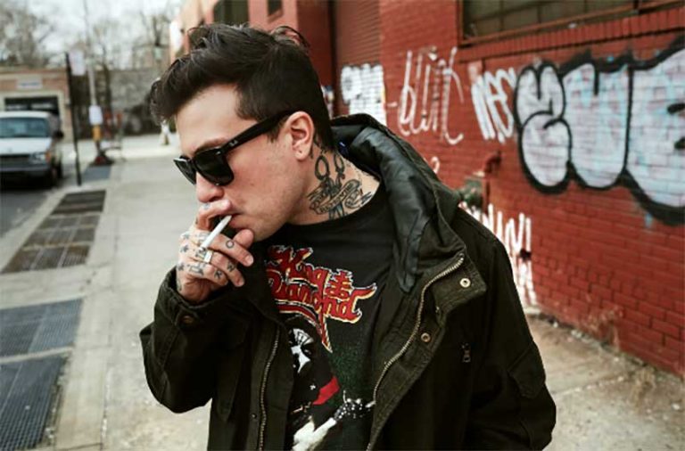 Frank Iero & The Future Violents release music video for ‘Great Party’ starring Surfbort