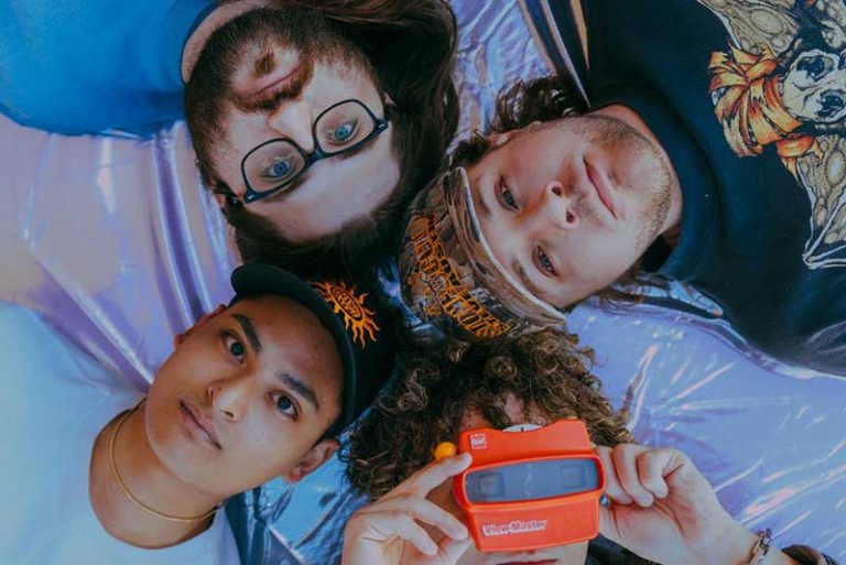 Hot Mulligan share video for new single ‘Gans Media Retro Games’
