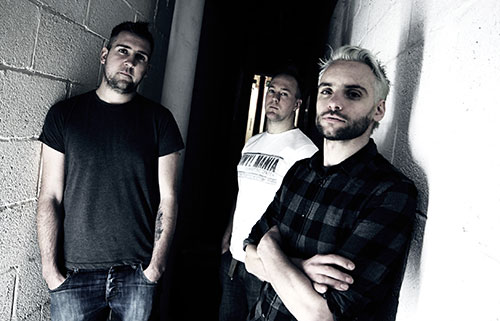 Templeton Pek video premiere of “Damage Control”