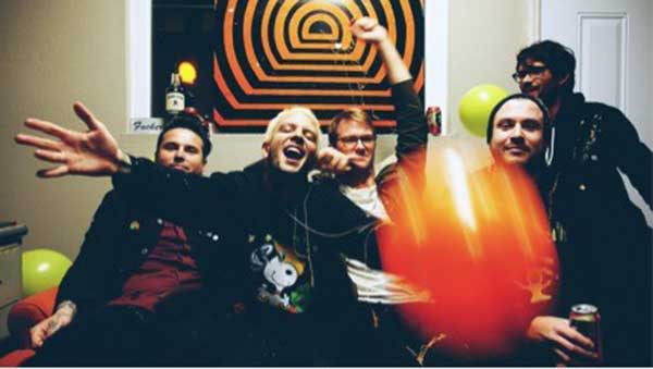 Mrs Magician premiere “Eyes All Over Town”