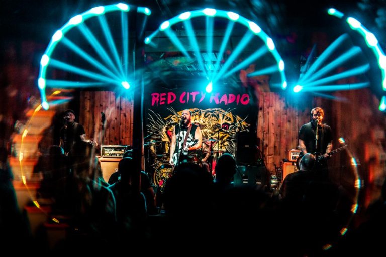 Red City Radio shares new single ‘Love a Liar’