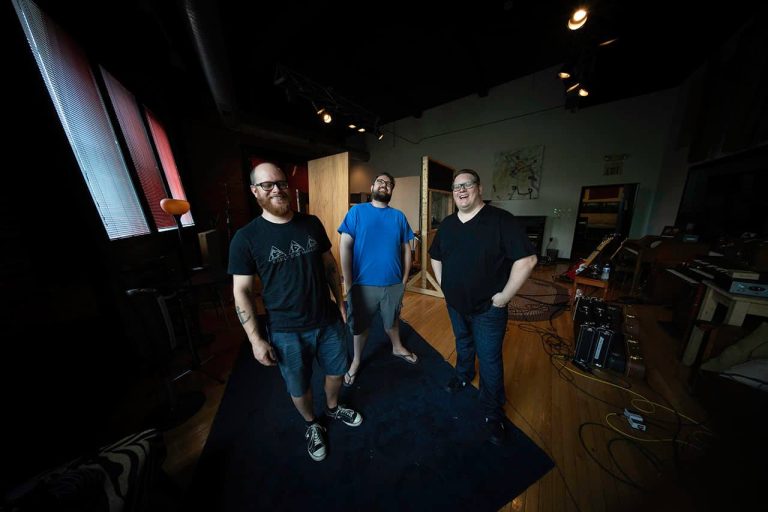 PREMIERE: Solitary Set share new song ‘Asking For A Friend’