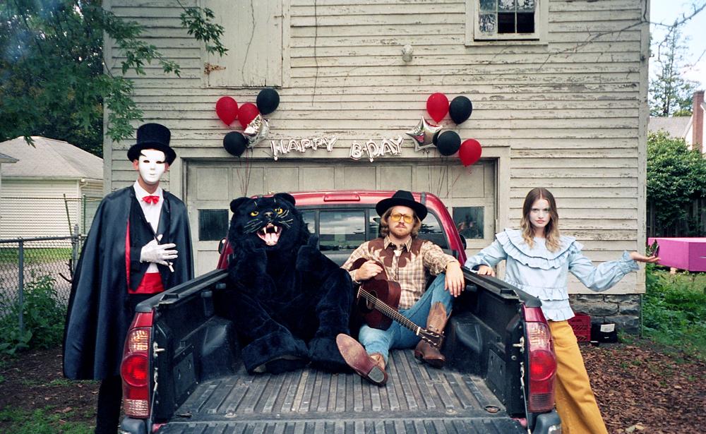 Tigers Jaw share video for new single 'Hesitation'