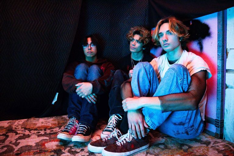 Alternative Indie-Punks Willowake release video for new track ‘Dog’